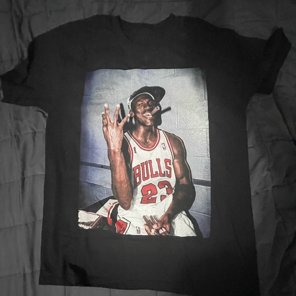 Chicago Michael Jordan  Graphic T-Shirt with Basketball Player Print